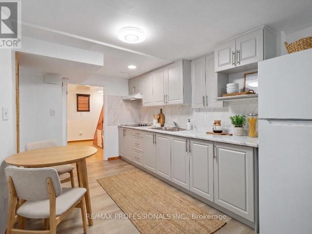 apartment at LOWER – 3438 WOODHURST CRESCENT