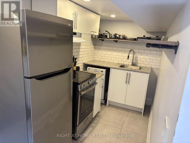 apartment at LOWER 39 AMHERST AVENUE, Toronto, Ontario, M6E1Z2