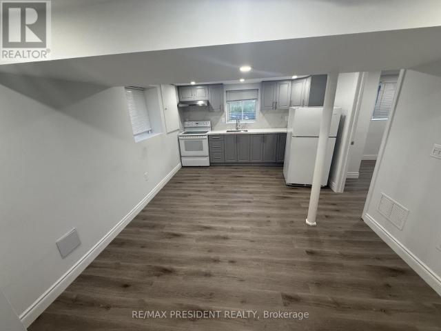 apartment at LOWER 45 ELMVALE CRESCENT, Toronto, Ontario, M9V2B8
