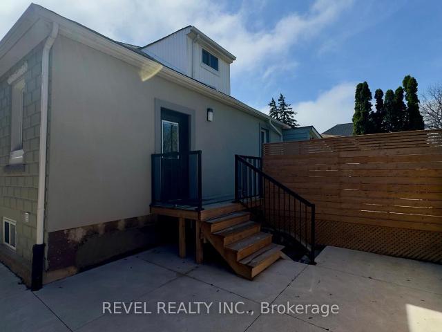 apartment at LOWER – 520 COCHRANE ROAD