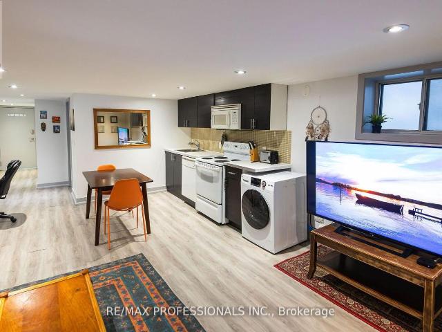apartment at LOWER 627 CHRISTIE STREET, Toronto, Ontario, M6G3E6