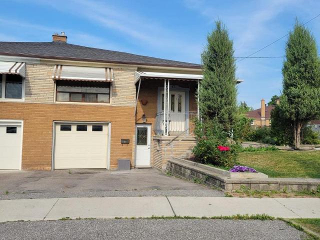 apartment at LOWER 64 WATNEY CRESCENT, Toronto, Ontario, M3L2C9