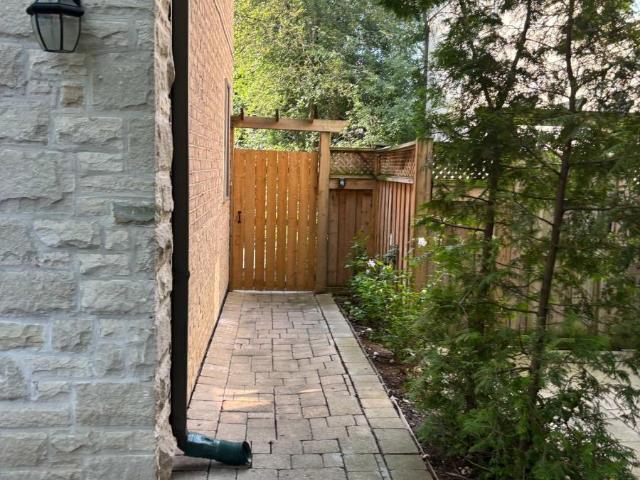 apartment at LOWER 81 CHESTNUT HILLS PARKWAY, Toronto, Ontario, M9A3R1