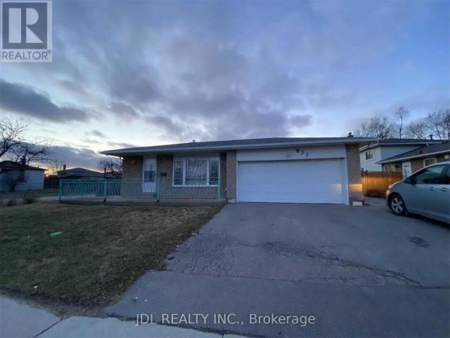 apartment at LOWER 857 WESTLOCK ROAD, Mississauga, Ontario, L5C1K7