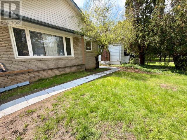 apartment at LOWER 9 SANDERSON ROAD, Toronto, Ontario, M9V1C6