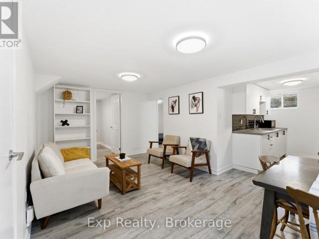 apartment at LOWER UNIT 10 PLAZA SQUARE, Belleville, Ontario, K8N4J3