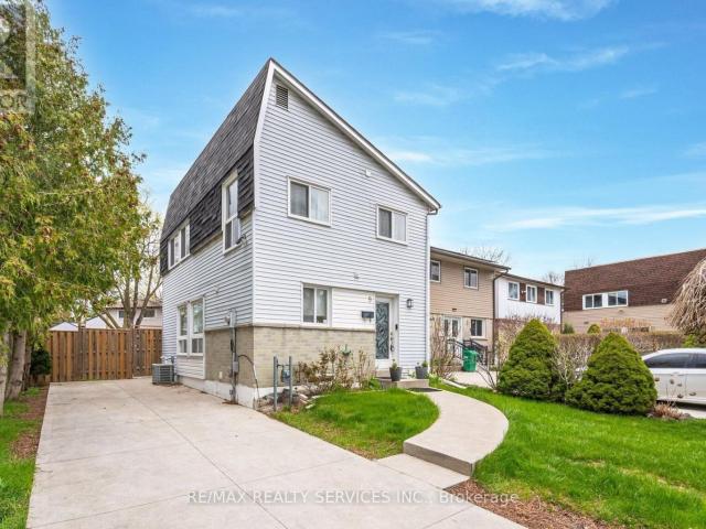 apartment at MAIN 9 HAWKINS COURT, Brampton, Ontario, L6S2N7