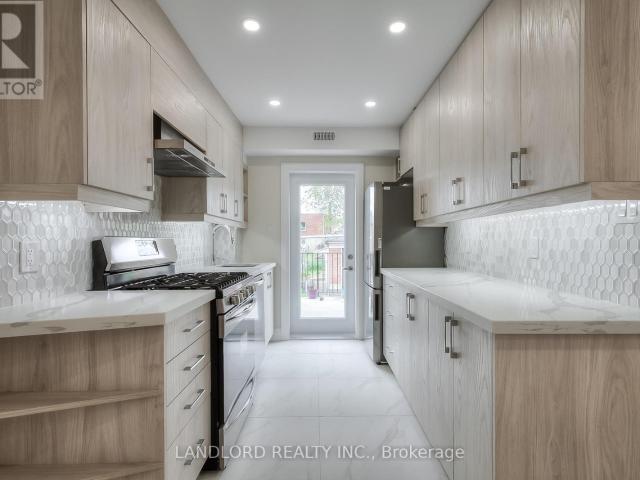 apartment at MAIN 36 YORE ROAD, Toronto, Ontario, M6M1W5