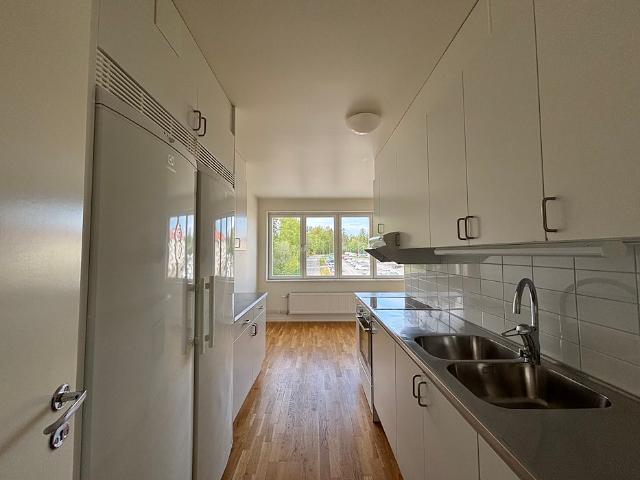 apartment at Södertälje, Fjärilstigen 4, Blombacka