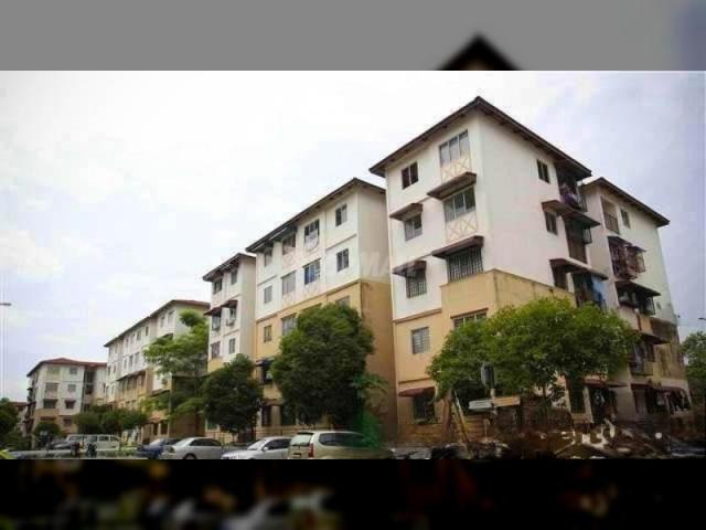 Apartment at Pangsapuri Seri Indah, Seri Kembangan for Rent