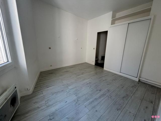 house at Parmain