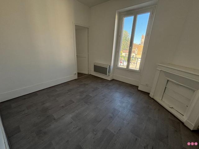 apartment at Parmain