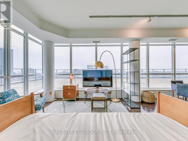 apartment at PH608 770 BAY STREET, Toronto, Ontario, M5G1N6