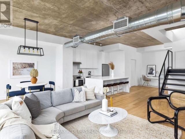 apartment at PH1011 60 BATHURST STREET, Toronto, Ontario, M5V2P4