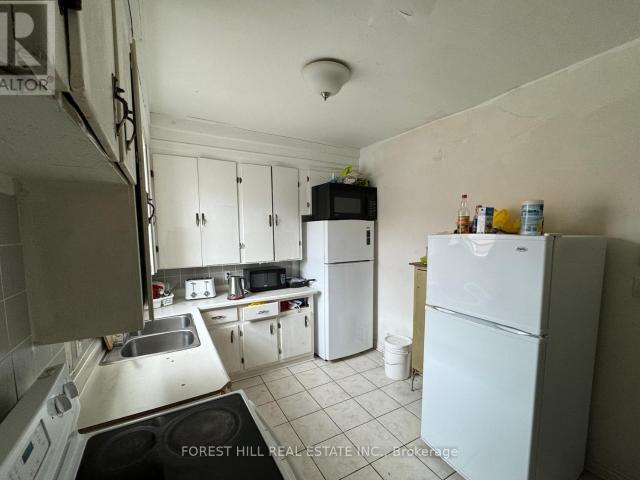 apartment at ROOM 1 SECOND FLOOR 745 BARTON STREET E, Hamilton, Ontario, L8L3A9