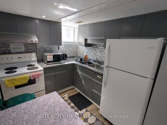 apartment at ROOM 3 56 CARACAS ROAD, Toronto, Ontario, M2K1B1