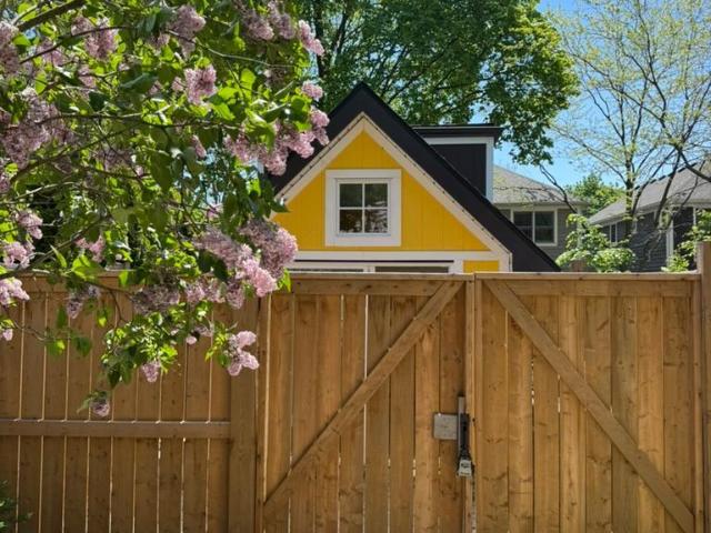 apartment at TH 40 BOND STREET, Oakville, Ontario, L6K1L7