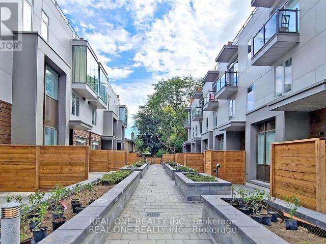 apartment at UNIT 5 25 DERVOCK CRESCENT, Toronto, Ontario, M2K0G7