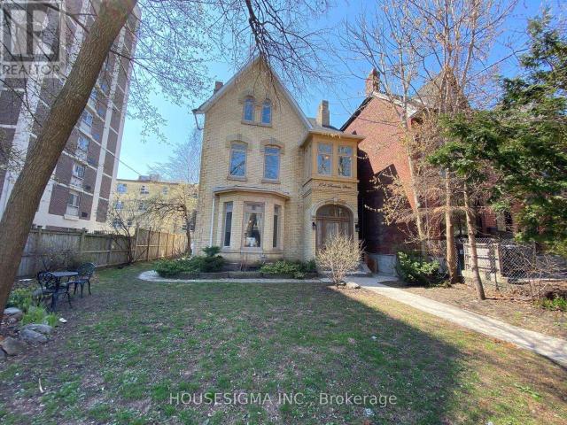 apartment at UPPER #3 104 PEMBROKE STREET, Toronto, Ontario, M5A2N8