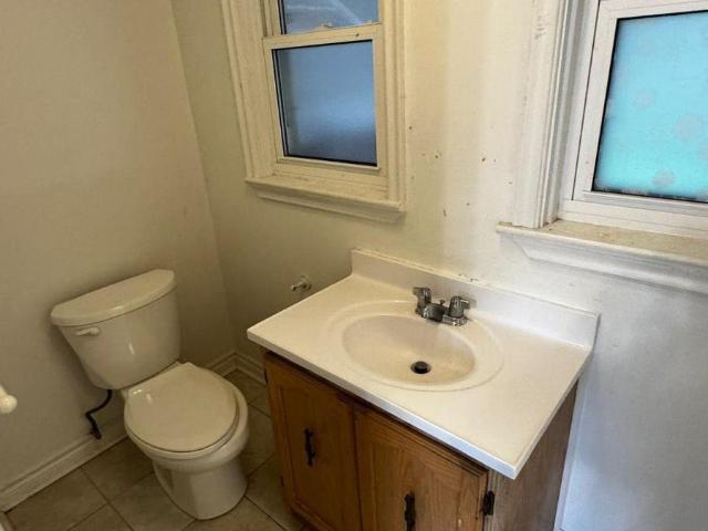 apartment at UPPER – 105 POYNTZ AVENUE