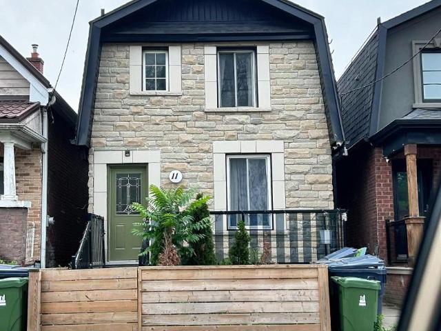 apartment at UPPER 11 HUMBER BOULEVARD, Toronto, Ontario, M6N2H7