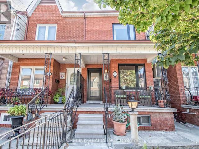 apartment at UPPER 121 MONTROSE AVENUE, Toronto, Ontario, M6J2T6