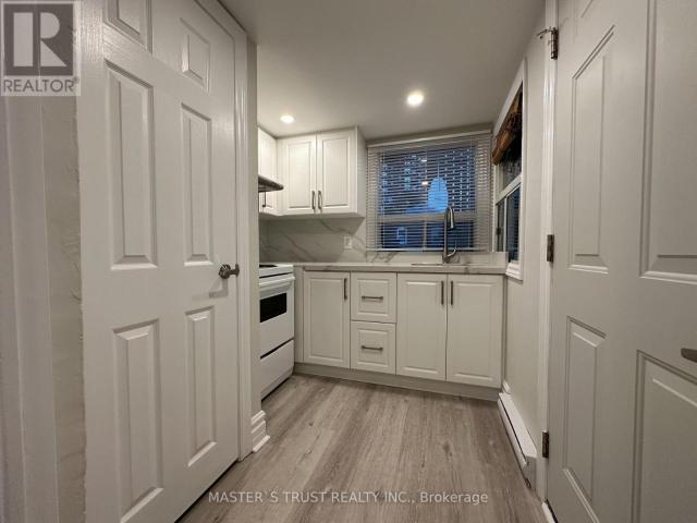 apartment at UPPER 151 DYNEVOR ROAD, Toronto, Ontario, M6E3X5