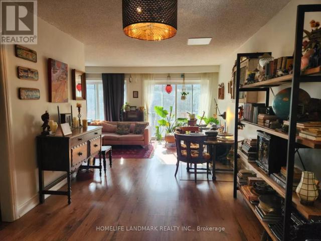 apartment at UPPER 213 KENILWORTH AVENUE, Toronto, Ontario, M4L3S7