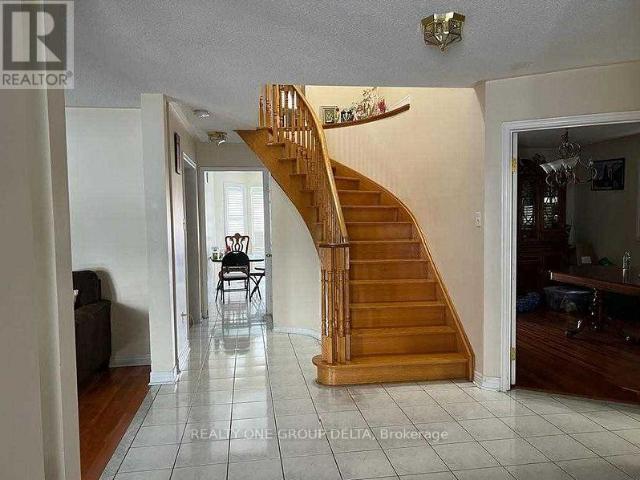 apartment at UPPER 24 ARBORVIEW CRESCENT, Toronto, Ontario, M9W7B3