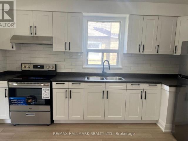 apartment at #UPPER 29 SAVONA DRIVE, Toronto, Ontario, M8W4T9