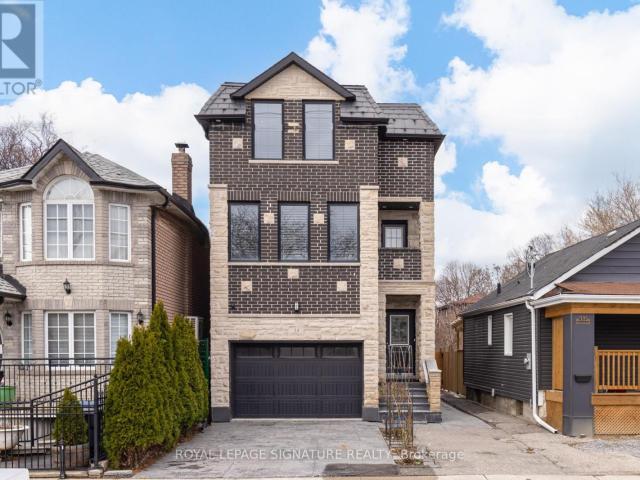 apartment at UPPER 2 LEVELS 14 ROTHERHAM AVENUE, Toronto, Ontario, M6M1L8