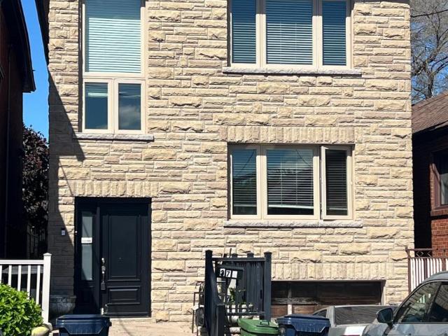 apartment at UPPER 376 BLACKTHORN AVENUE, Toronto, Ontario, M6M3B9