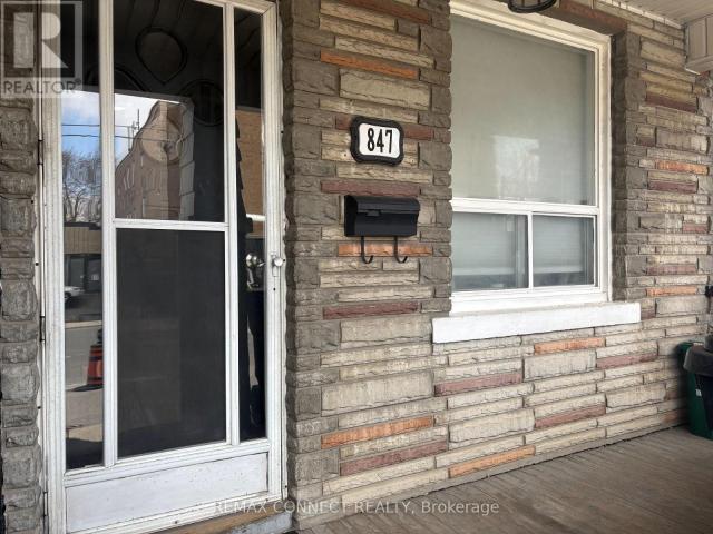 apartment at UPPER 847 PAPE AVENUE, Toronto, Ontario, M4K3T7