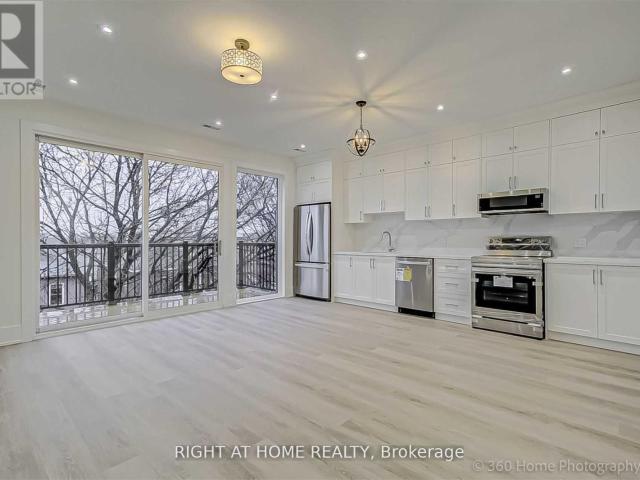 apartment at UPPER 9 BEECHWOOD AVENUE, Toronto, Ontario, M6N4S9