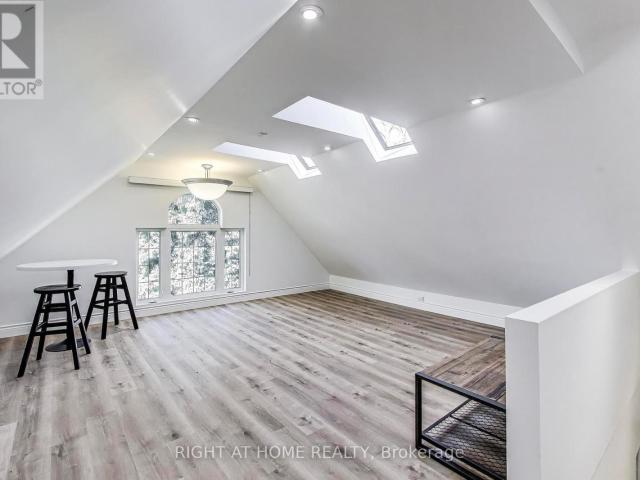 apartment at UPPER LEVEL 433 MARTIN GROVE ROAD, Toronto, Ontario, M9B4M3