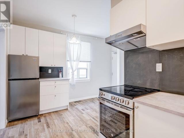 apartment at UPPER UNIT 2 2443 DUNDAS STREET W, Toronto, Ontario, M6P1X3