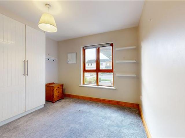Apartment B, 6 Fernleigh Grove, Carpenterstown, Dublin 15 RE/MAX Property Centre Team Myles O'Donoghue 4899 MyHome. Ie Residential