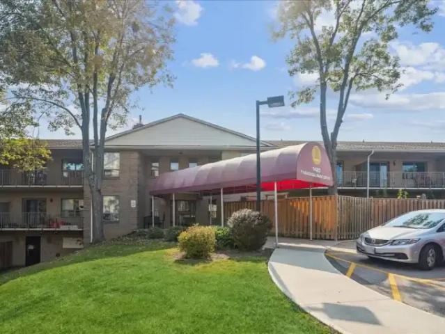 Apartment Burlington ON LS100758645