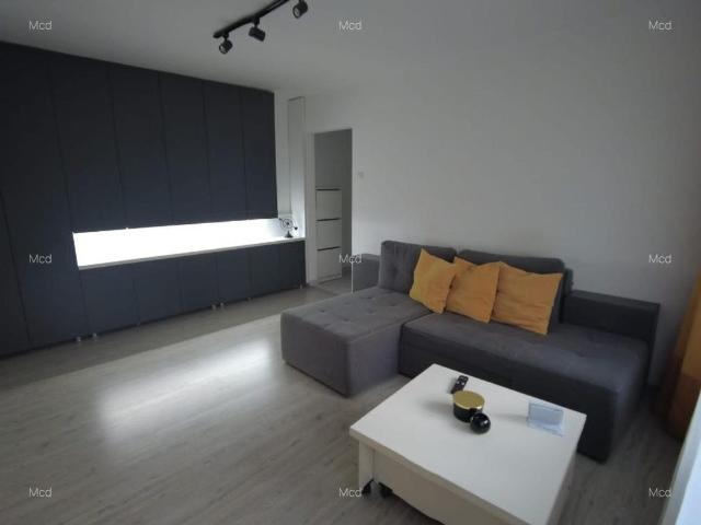 Apartment de închiriat 2 camere 2200 lei exclus agenții