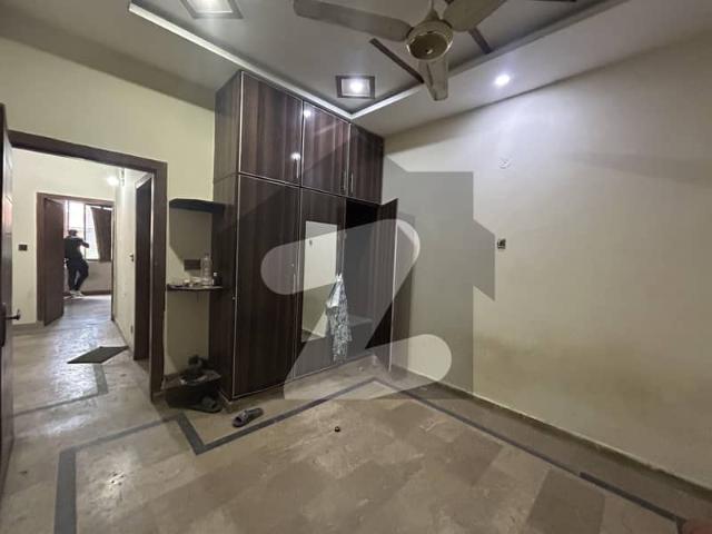 Apartment for becholers and females near to imporium mall expo center