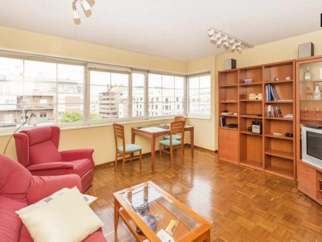 Apartment for post graduate students or professionals with AC in Barrio Salamanca