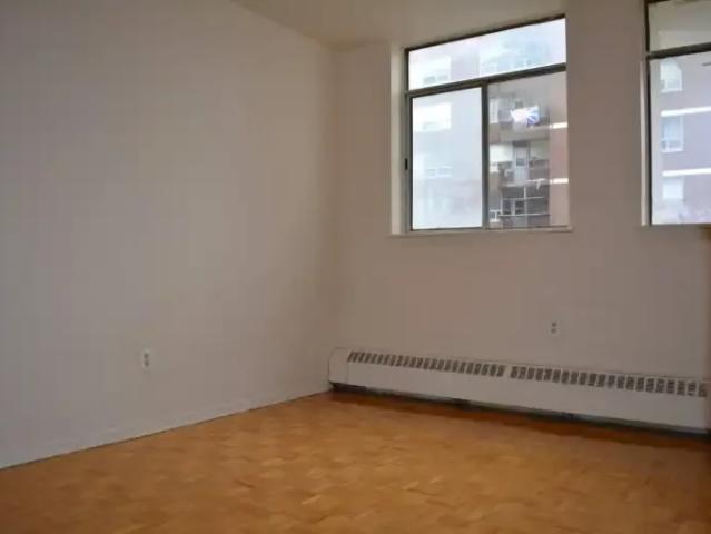 Apartment For Rent East York ON 1475 ES104972729