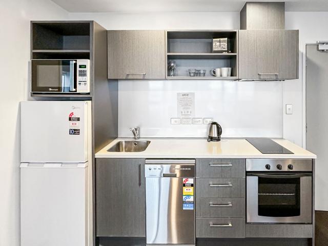Apartment for Rent Fully furnished one bedroom apartment Barclay Suites!