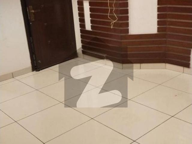 Apartment For Rent Fully Renovated Fully Furnished short And long Time 4th Floor Without Lift In Big bukhari Commercial Area