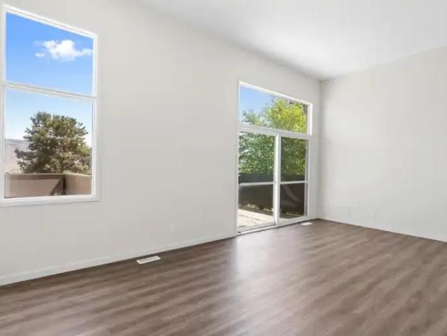 Apartment For Rent Kamloops BC 2900 ES102882852