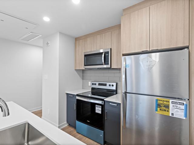 apartment for rent in 12 Chapleau Ave Ottawa, ON K1M 1E3, Canada