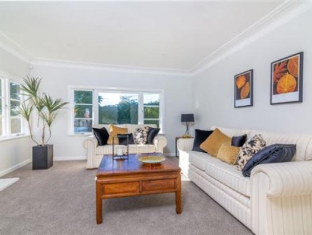 Apartment for rent in 33 Titirangi Road, New Lynn
