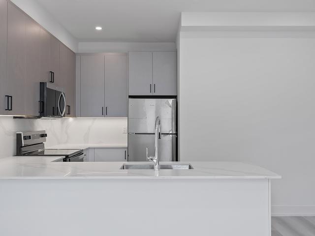 apartment for rent in 587 Oakwood Avenue, Toronto, ON