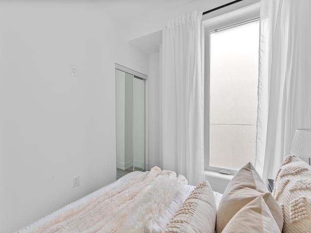 apartment for rent in 587 Oakwood Avenue, Toronto, ON