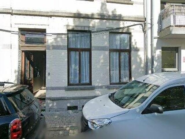 Apartment for rent in Court Saint Étienne